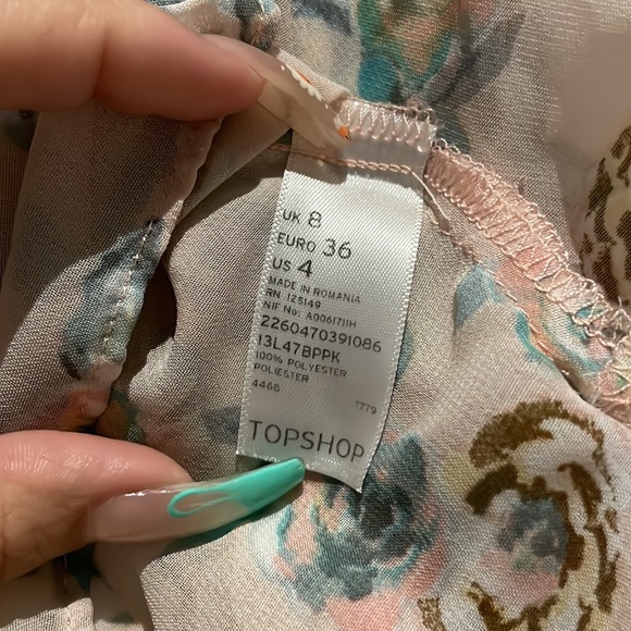 Floral Sheer Blouse - Picture 3 of 4